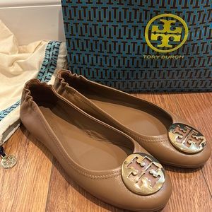 Tory Burch Minne flat! Never been worn.